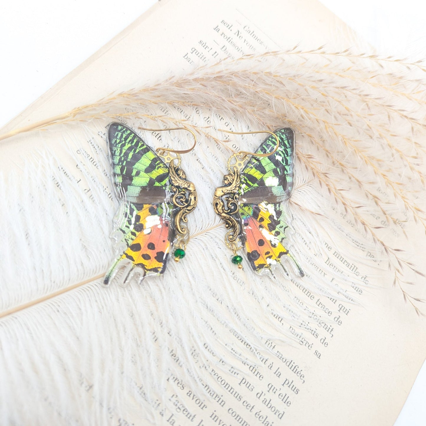 Boucles d'oreille papillon Art Nouveau Urania Ripheus iridescent – Victorian Rehab atelier Hérault