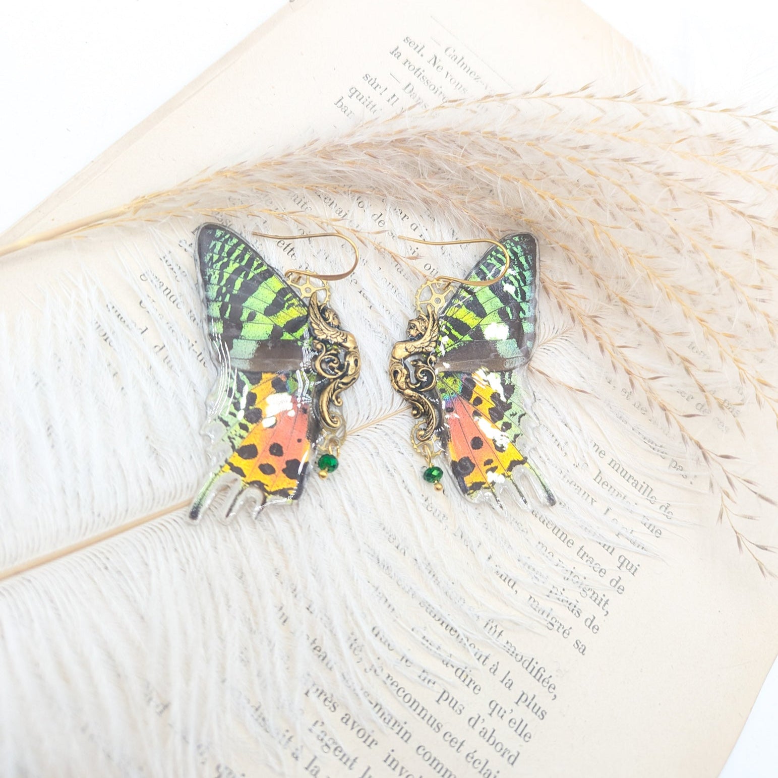 Boucles d'oreille papillon Art Nouveau Urania Ripheus iridescent – Victorian Rehab atelier Hérault