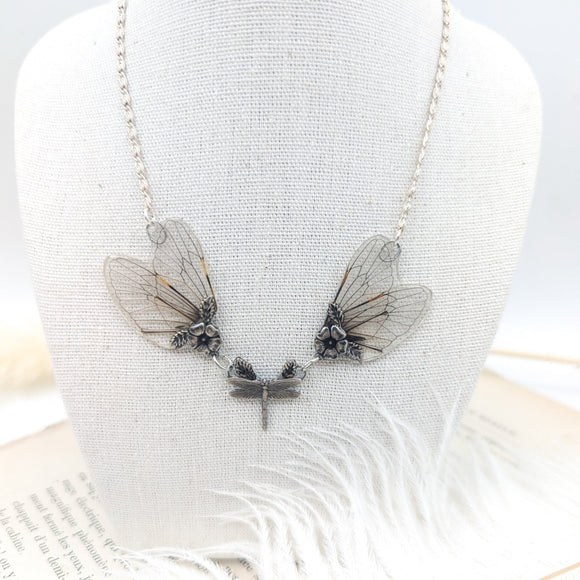 Collier Aëlys en véritables ailes de cigale – Bijou féerique Art Nouveau fait main