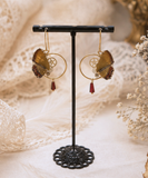 Boucles d'oreille Zéphyr papillon Heliophorus Ila jaune rouge – engrenage doré | Victorian Rehab