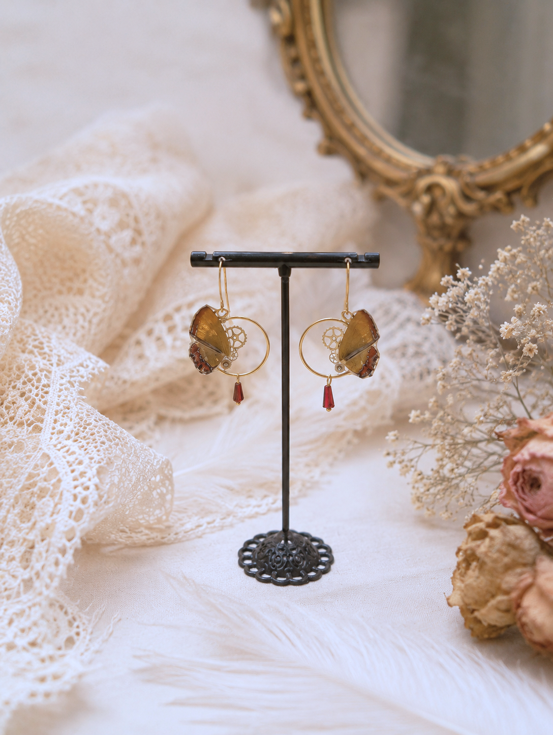 Boucles Zéphyr Heliophorus Ila version argentée – bijou Art Nouveau papillon soleil Victorian Rehab