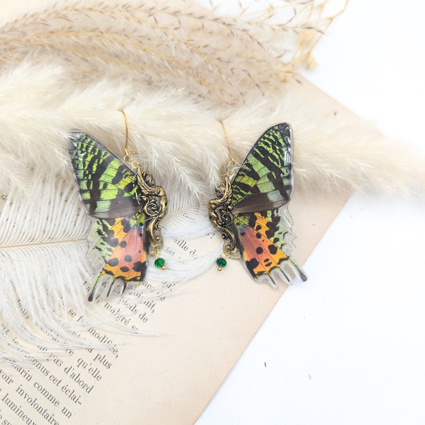 Boucles Sphynx Sunset Moth reflets verts oranges – bijou fait main France Art Nouveau Victorian Rehab