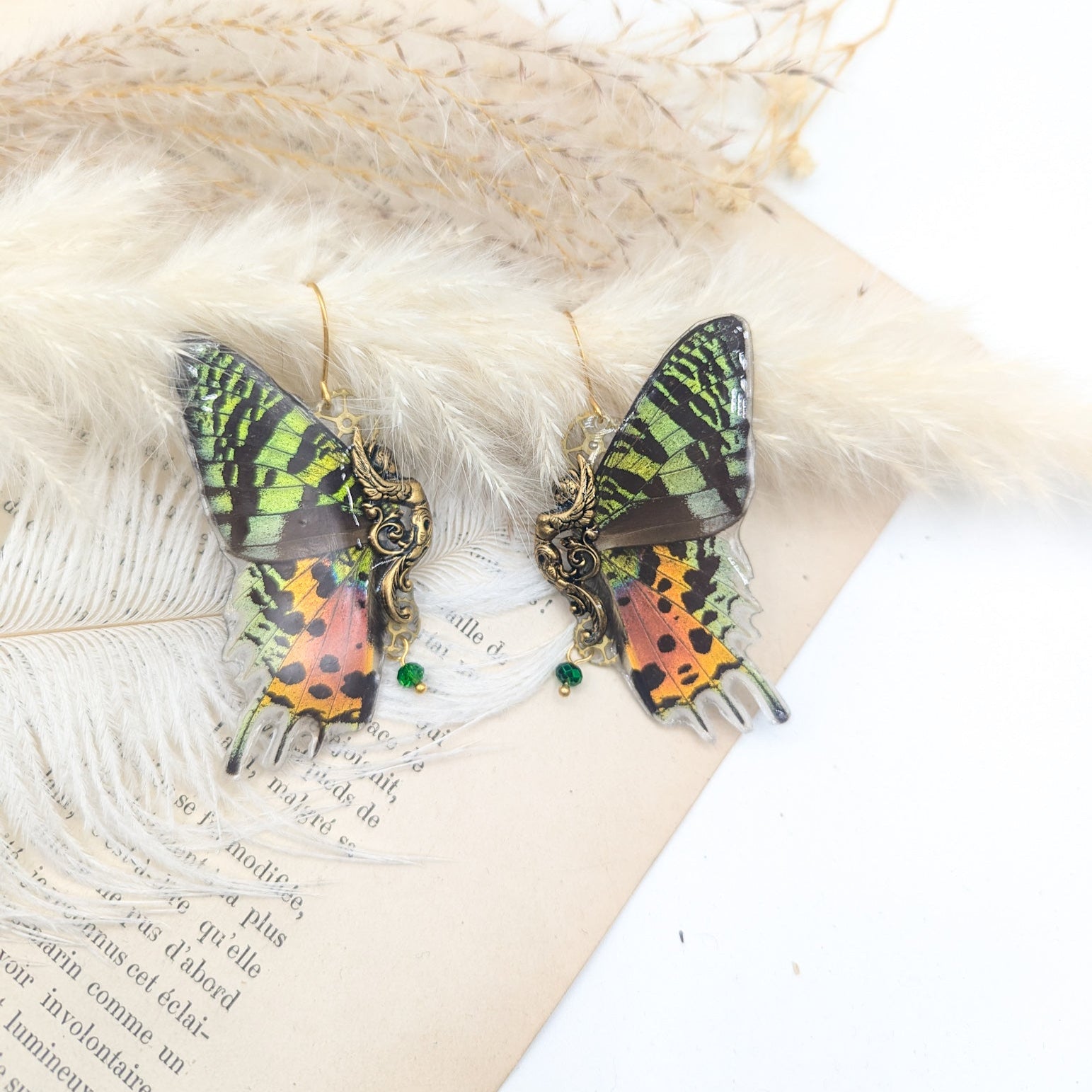 Boucles Sphynx Sunset Moth reflets verts oranges – bijou fait main France Art Nouveau Victorian Rehab