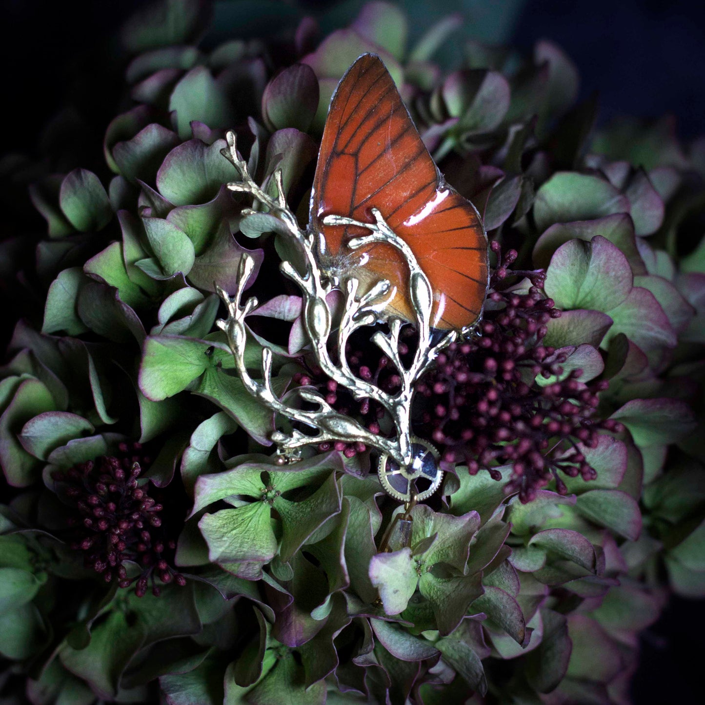 Broche Thétis papillon Appias Nero orange – engrenage horlogerie doré Art Nouveau | Victorian Rehab