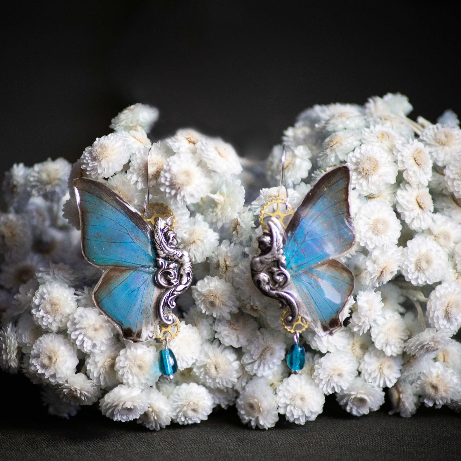 Boucles d'oreille Sphynx papillon Marsias Damo bleu turquoise – engrenage horlogerie Art Nouveau | Victorian Rehab
