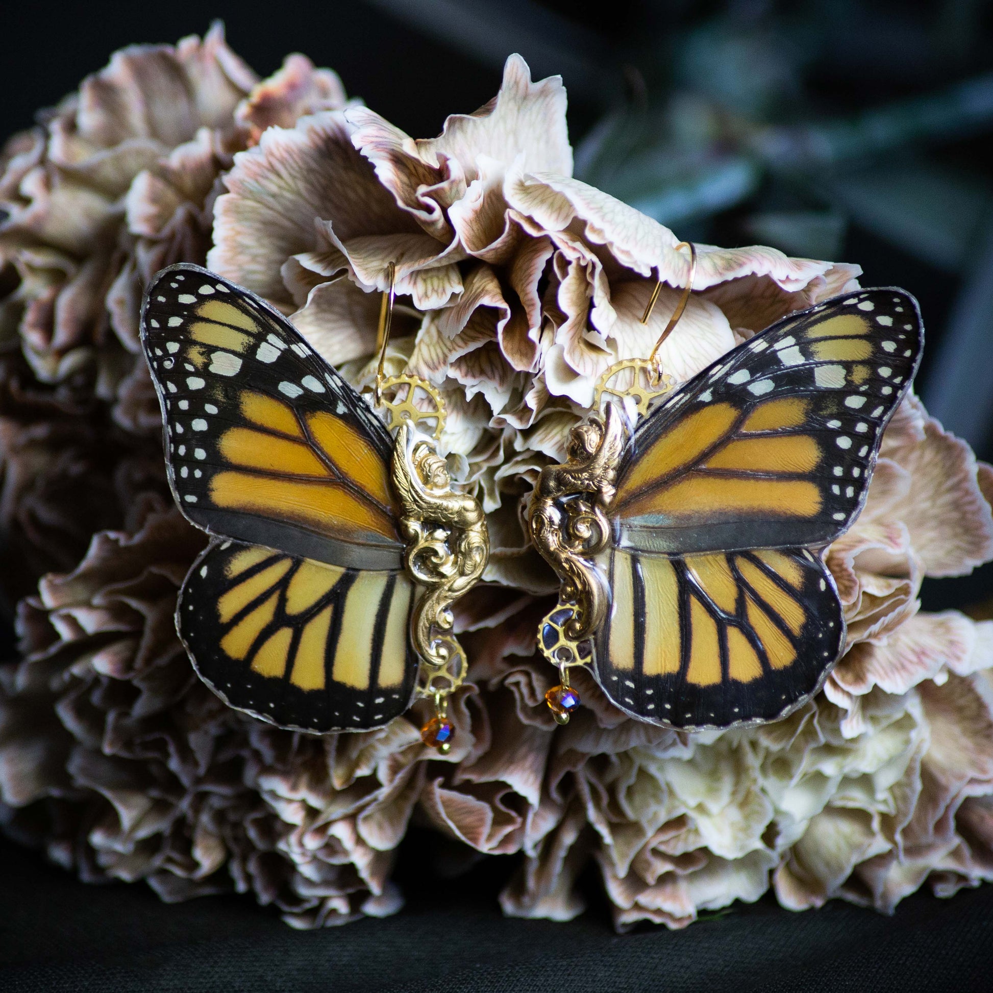 Boucles d'oreille Sphynx papillon Monarque Danaus Plexippus orange noir – engrenage doré | Victorian Rehab