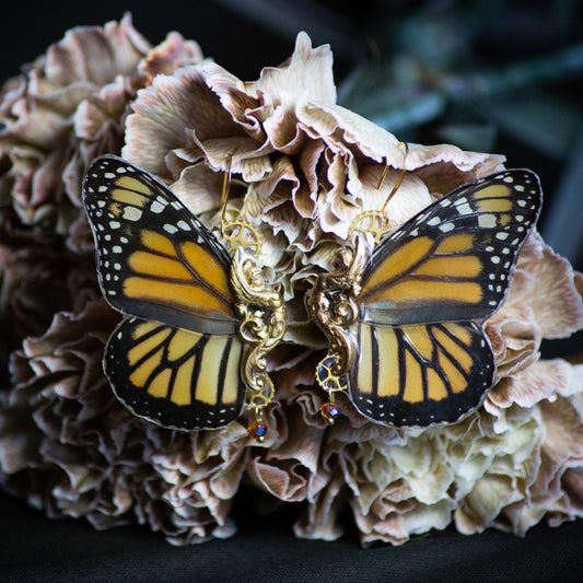Boucles d'oreille Sphynx papillon Monarque Danaus Plexippus orange noir – engrenage doré | Victorian Rehab