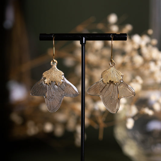 Boucles d'oreille Lyrie triple ailes de cigale dorées – bijou féérique ailes de fée | Victorian Rehab