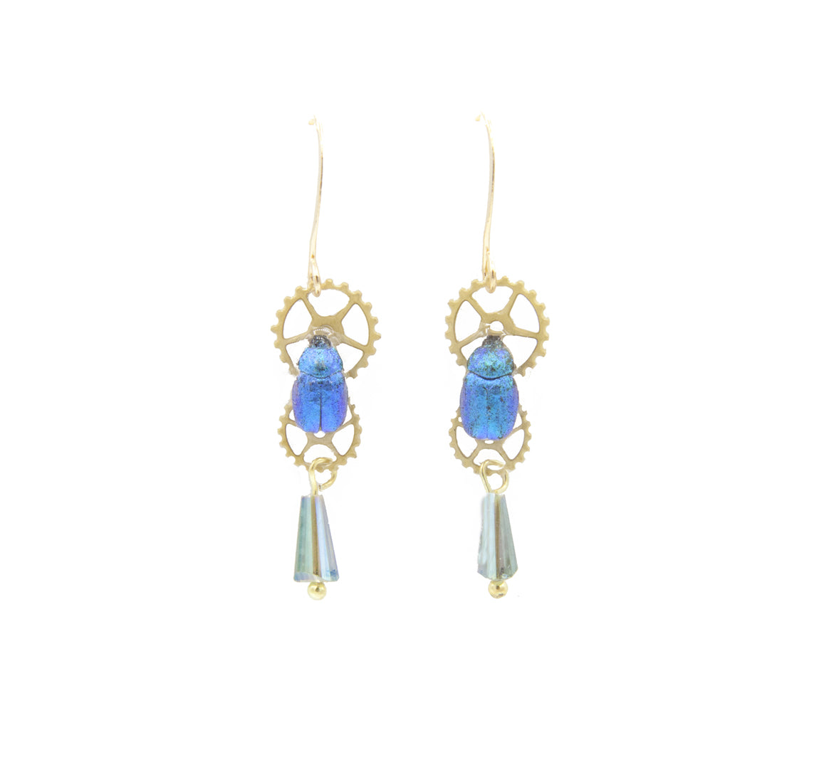 Vue ensemble boucles d'oreille Azur – bijou scarabée fait main | Victorian Rehab