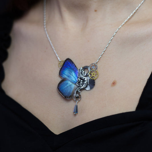 Collier Sphynx papillon Arhopala bleu iridescent – bijou steampunk Art Nouveau | Victorian Rehab